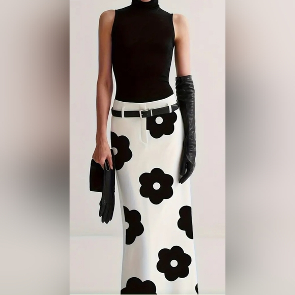 Dresses & Skirts - Black and White Floral Women's Skirt